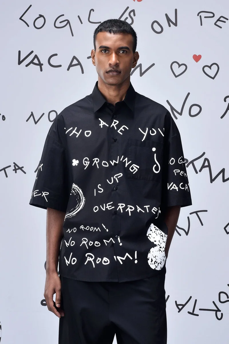 جينات ليكوانت هيمانت قميص فضفاض مطبوع أسود